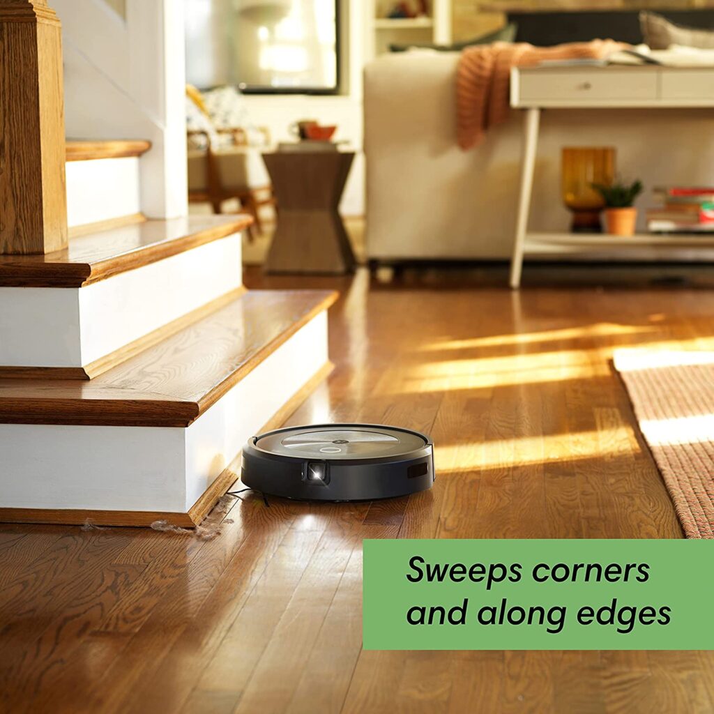 iRobot Roomba j7+ (7550) Sweeps corners and along edges
