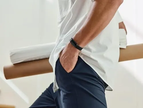 Fitbit Luxe-Fitness and Wellness-Tracker with Stress Management, Sleep-Tracking and 24/7 Heart Rate, Black/Graphite, One